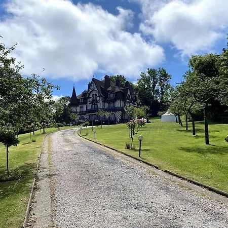Villa Du Champ De Courses Yourhosthelper