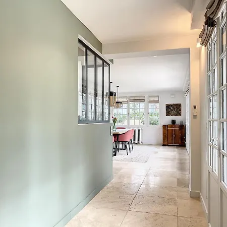 Villa Du Champ De Courses Yourhosthelper Villa *