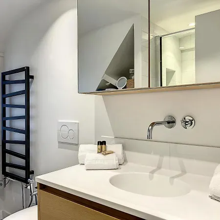 Villa Du Champ De Courses Yourhosthelper Villa