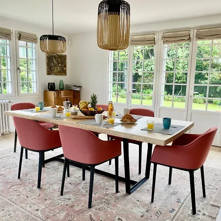 Villa Du Champ De Courses Yourhosthelper Villa *